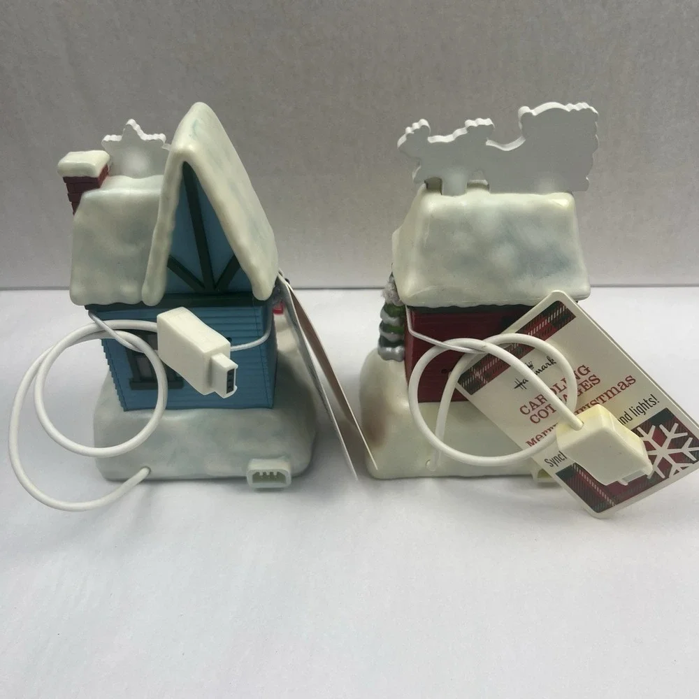 2009 Hallmark Caroling Cottages‎ NWT Synchronized Xmas Music & Lights Set 2